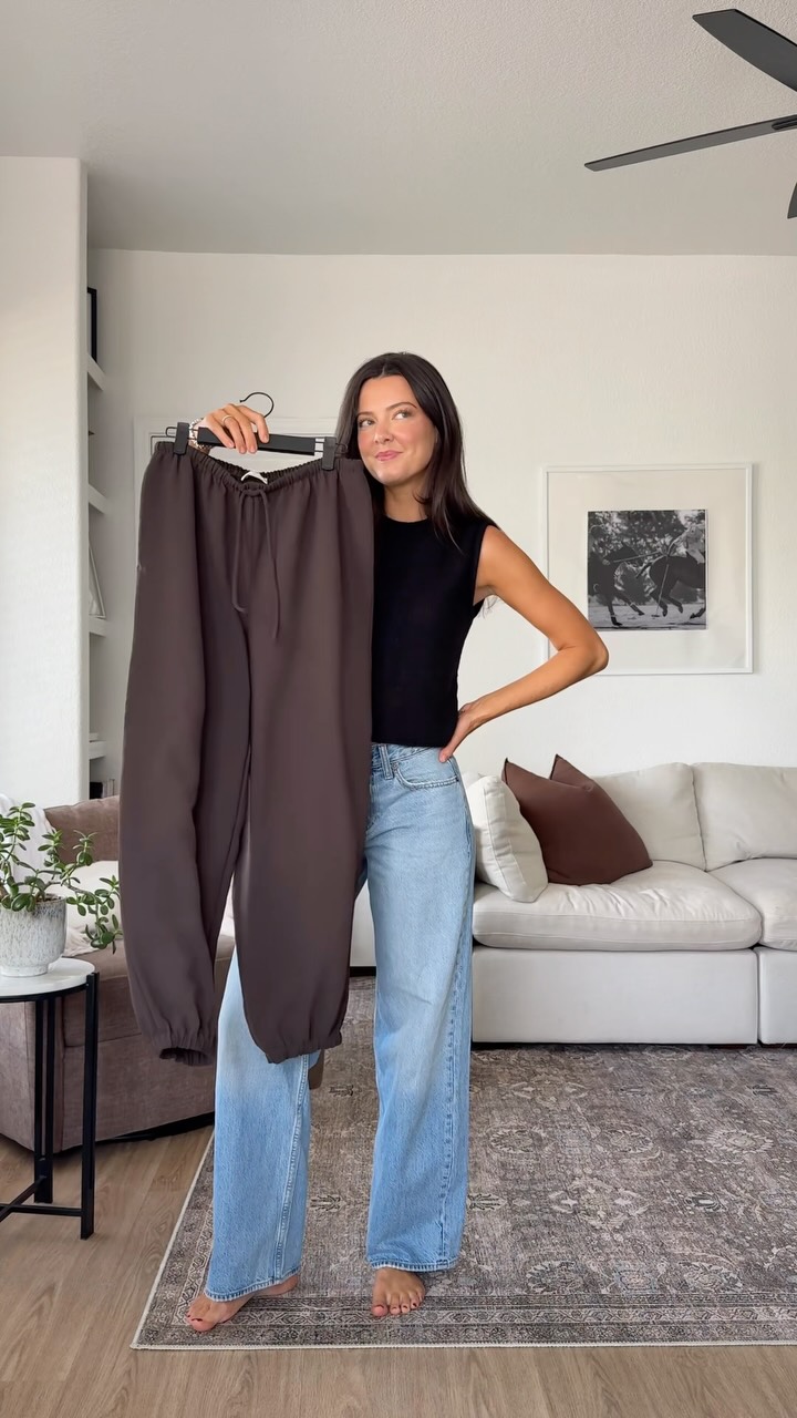 the pants for every plan 👏🏼 comment “YES” for links to these outfits and sizing, also saved to my LTK! #falltransitionoutfit #easyoutfit