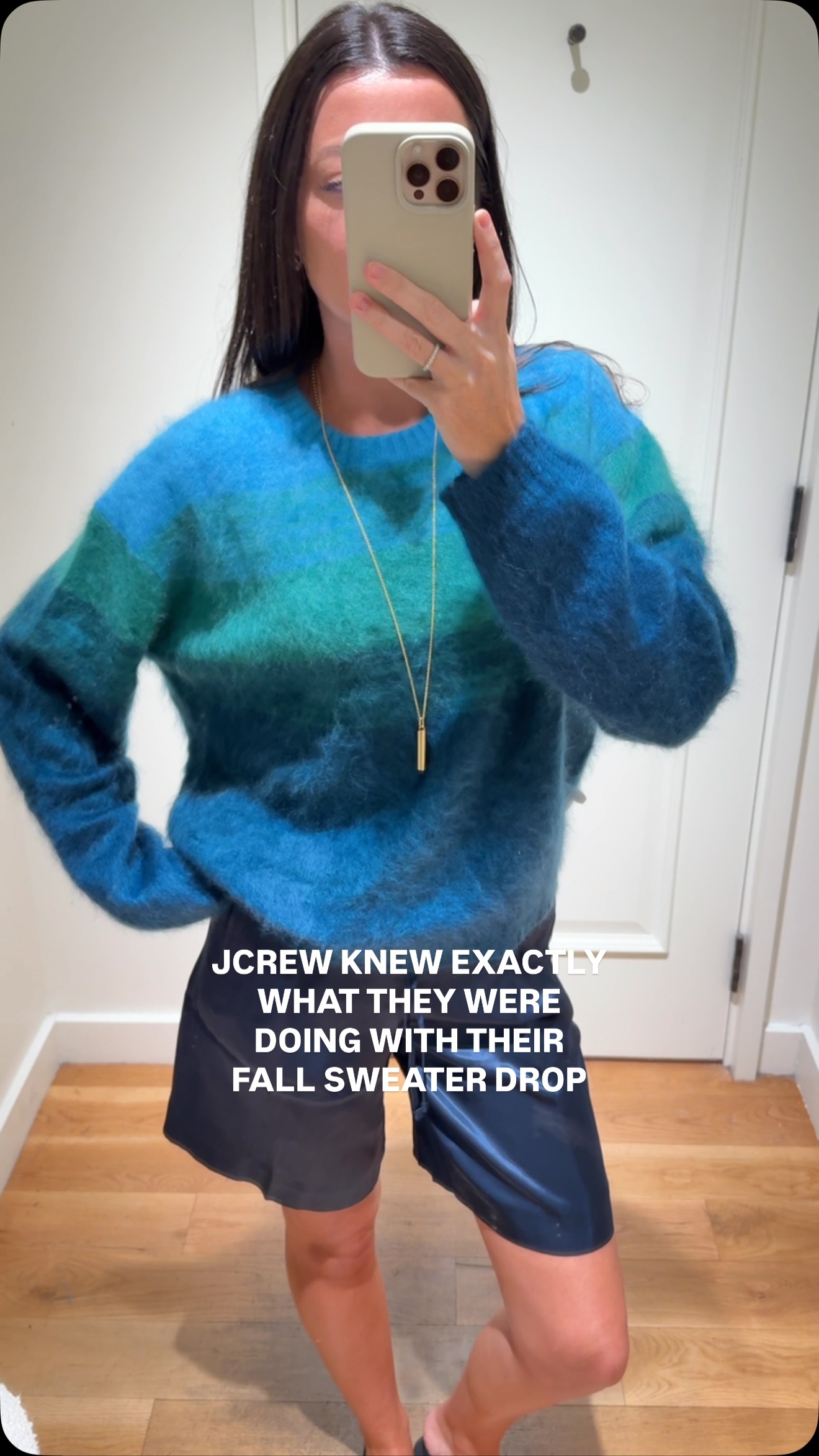 Comment “YES” to have links sent straight to your DMs! 💌 #jcrew #rollneck #fallsweaters
