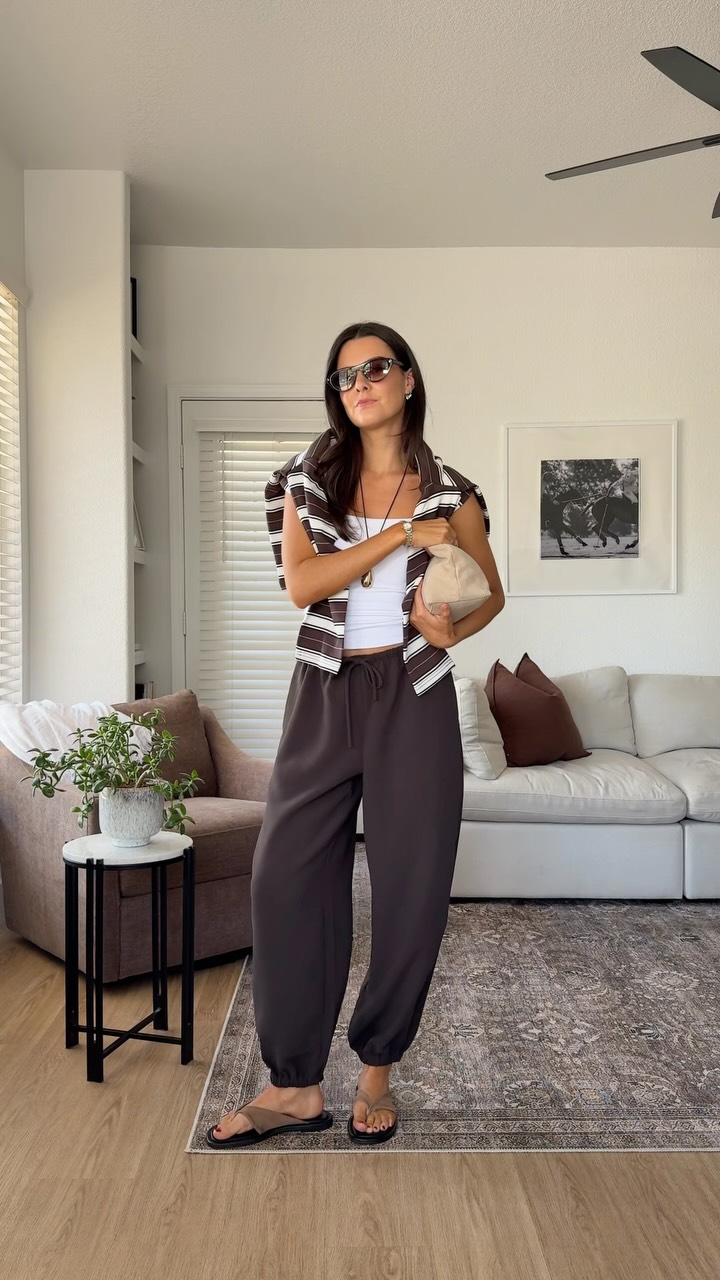 another win for the ballon pant girls 👏🏼 comment “yes” and I’ll send you outfit links and sizing! #easyoutfits #falltransitionoutfit