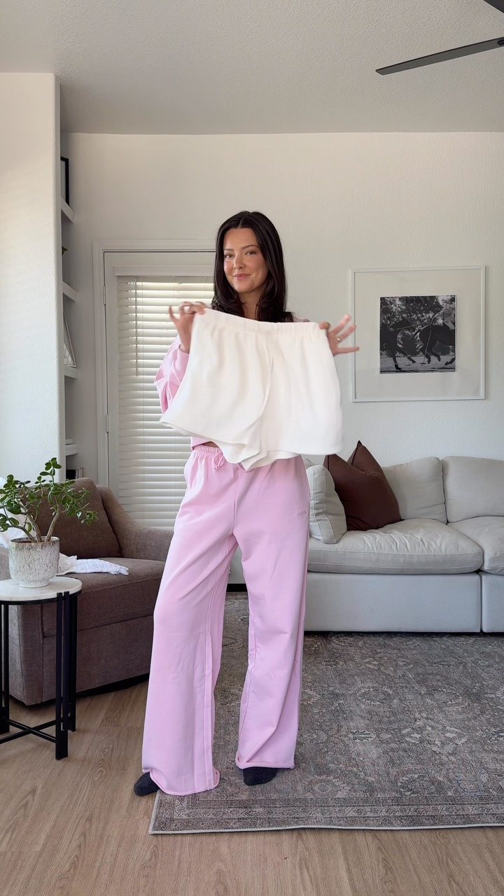 The shorts that can do it all ✨ comment “YES” for outfit links, also saved in my LTK in bio! Loving these shorts because this fabric is basically wrinkle-proof, so they’re great for just about any summer plans you have! #summeroutfits #easyoutfits