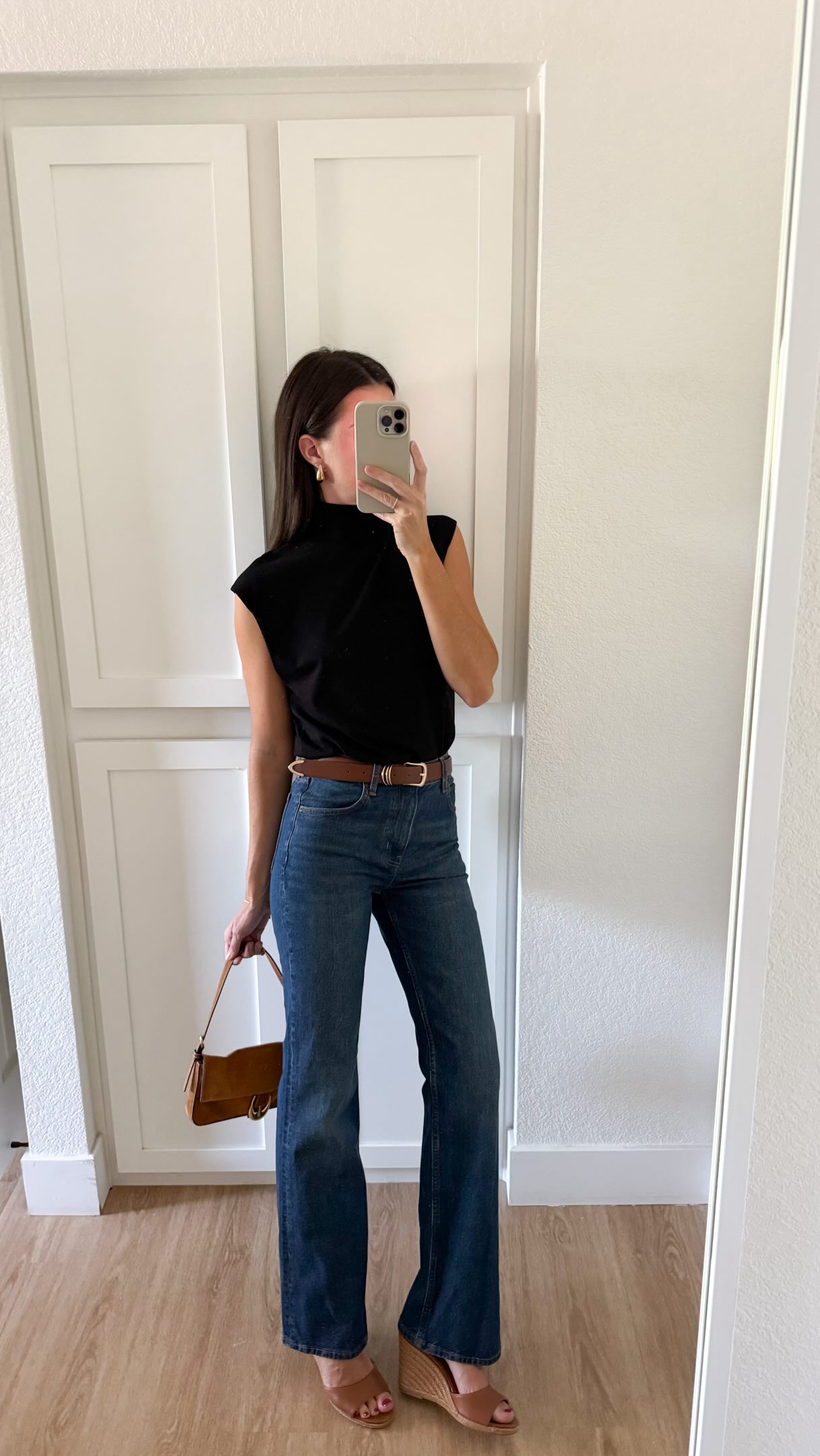 Summer sandals from day to night 🤍use code CASSIE35 for 35% off sandals at @vincecamuto and get ready for summer outfits! Comment “yes” for shoe links sent straight to your inbox, also saved to my LTK in bio! #vincecamutopartner #ad https://liketk.it/6cPfH @shop.ltk #liketkit